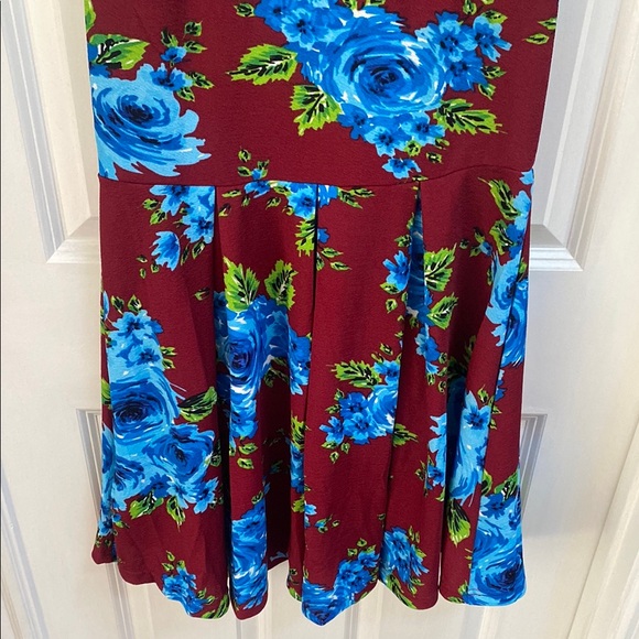 Floral dress - Picture 2 of 4